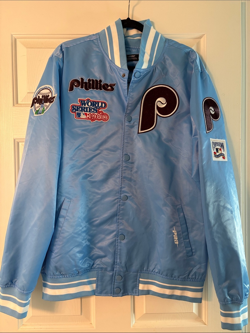 NWT Pro Standard Men's Philadelphia Phillies Retro Rib Satin Jacket, size XL